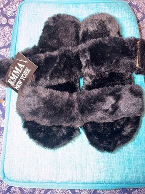 Black Faux Fur Women's Slippers